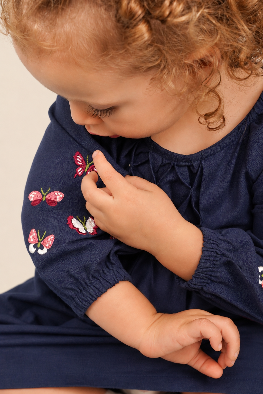 Vestido Atelier Bordado de Bugbee – ropa infantil – vista adicional 4