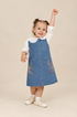 Jardinera Denim Arte de Bugbee – ropa infantil – vista principal