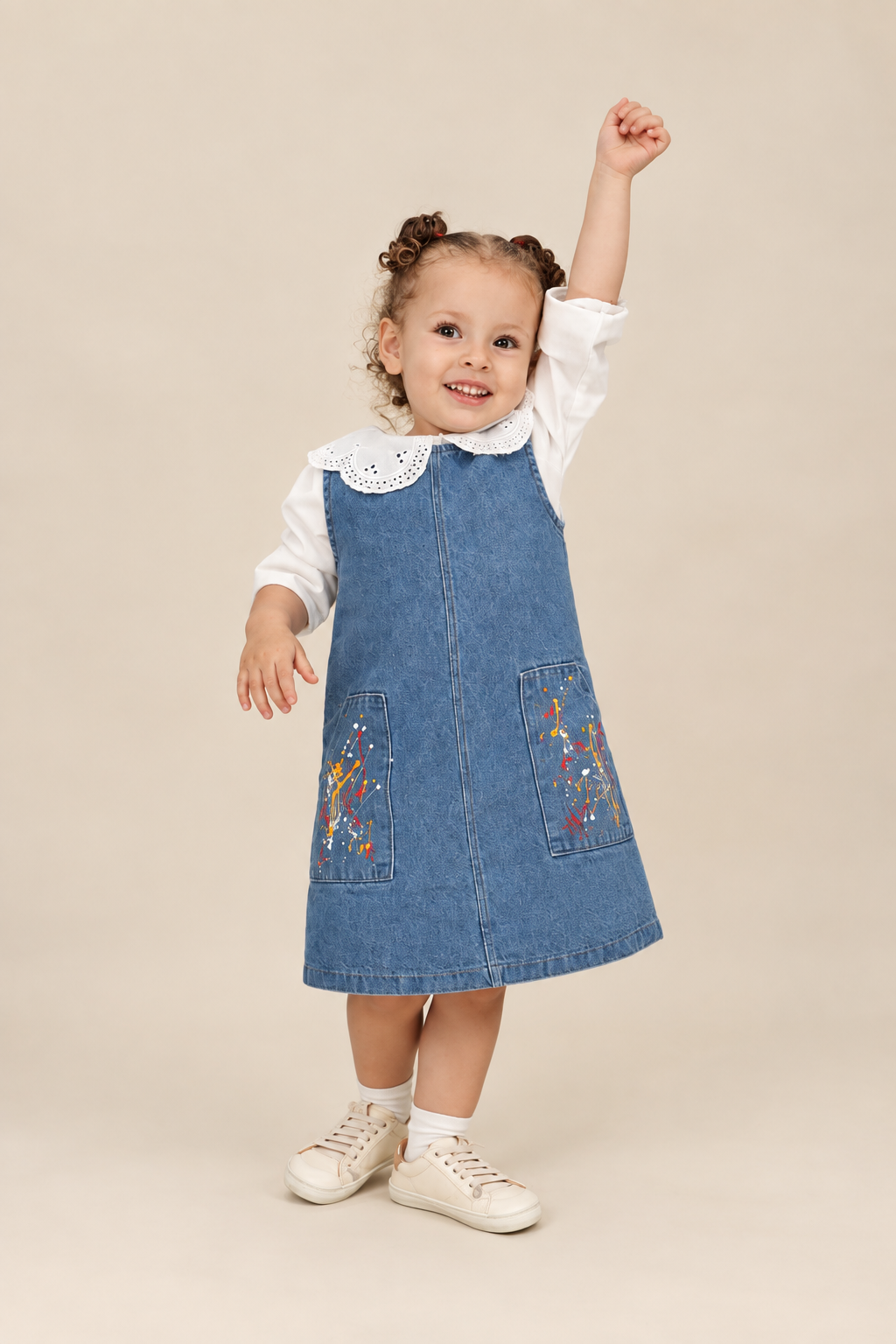 Jardinera Denim Arte de Bugbee – ropa infantil – vista principal