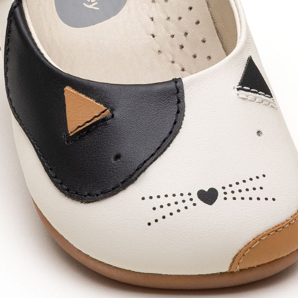 Kitten de Tip Toey Joey – Mary Jane barefoot para primeros pasos – vista lateral