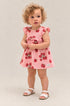 Vestido Cerezas Bugbee Baby — vista del vestido en modelo
